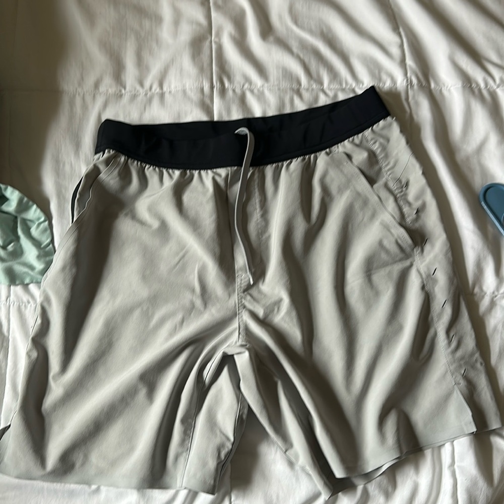 Ten Thousand Interval Linerless 7” Athletic Shorts in Gray and Black